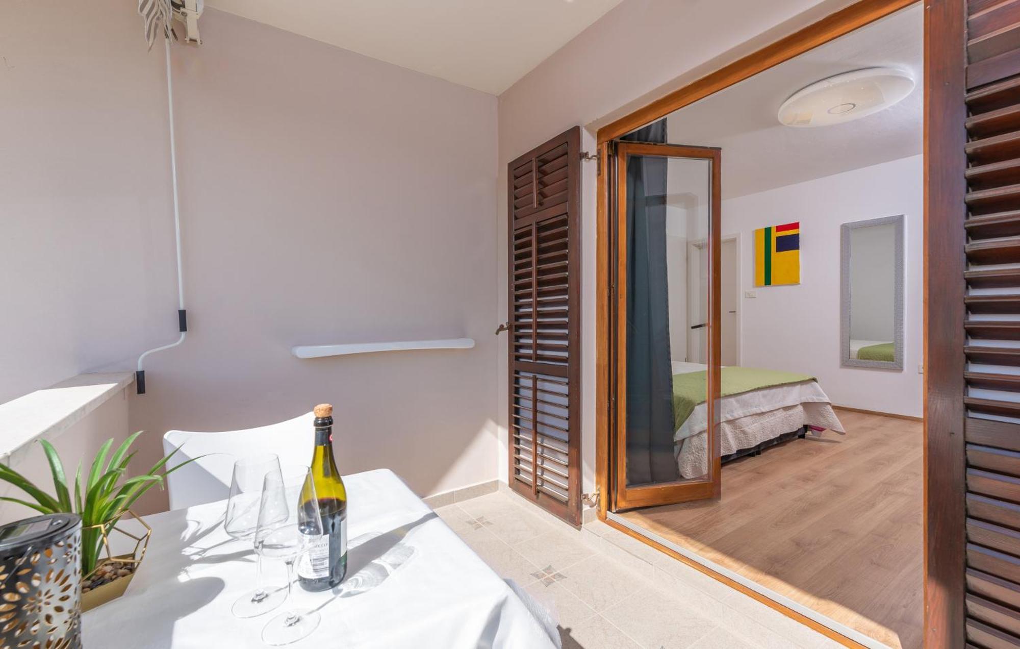 Apartments Viktor Пореч Екстер'єр фото