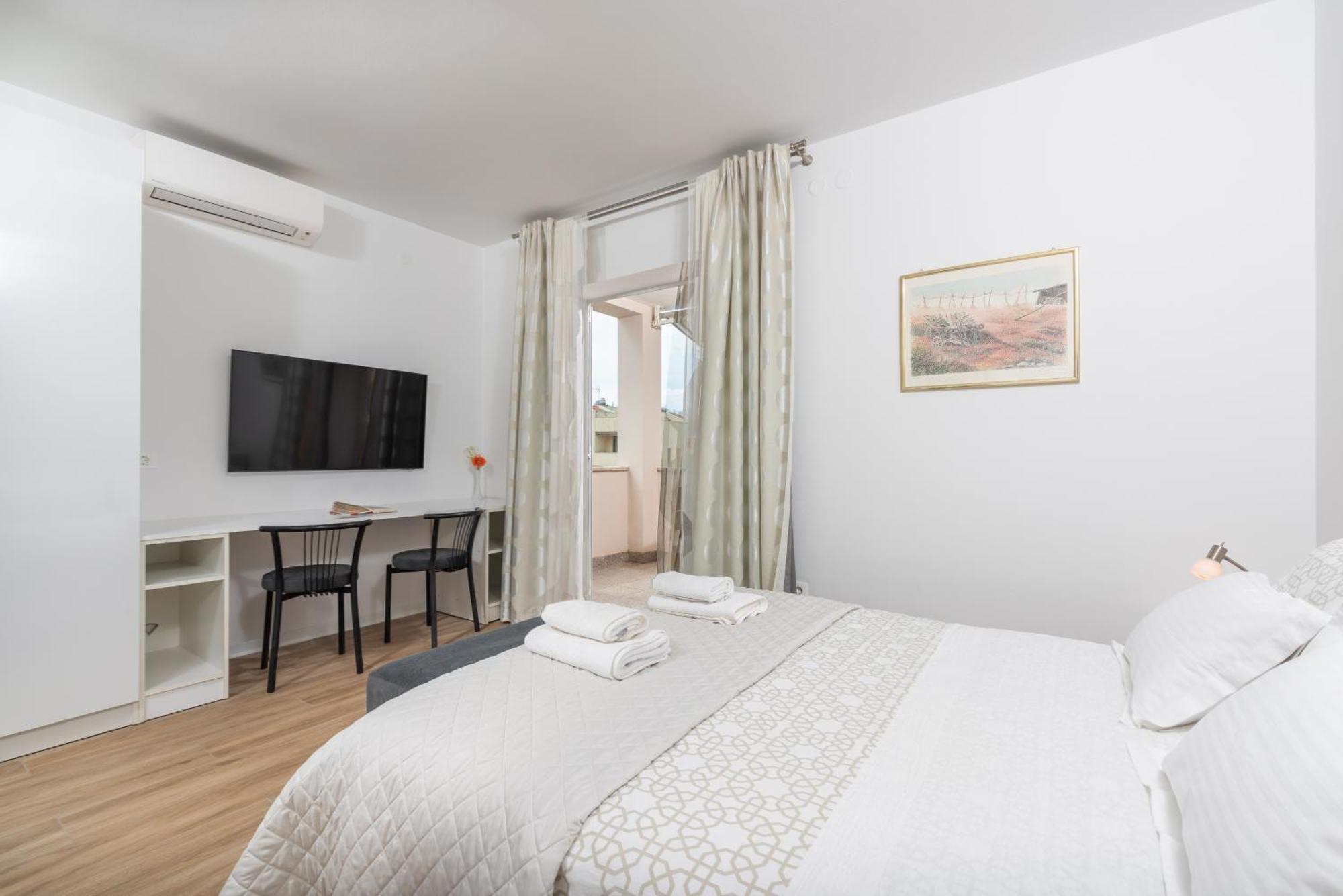 Apartments Viktor Пореч Екстер'єр фото