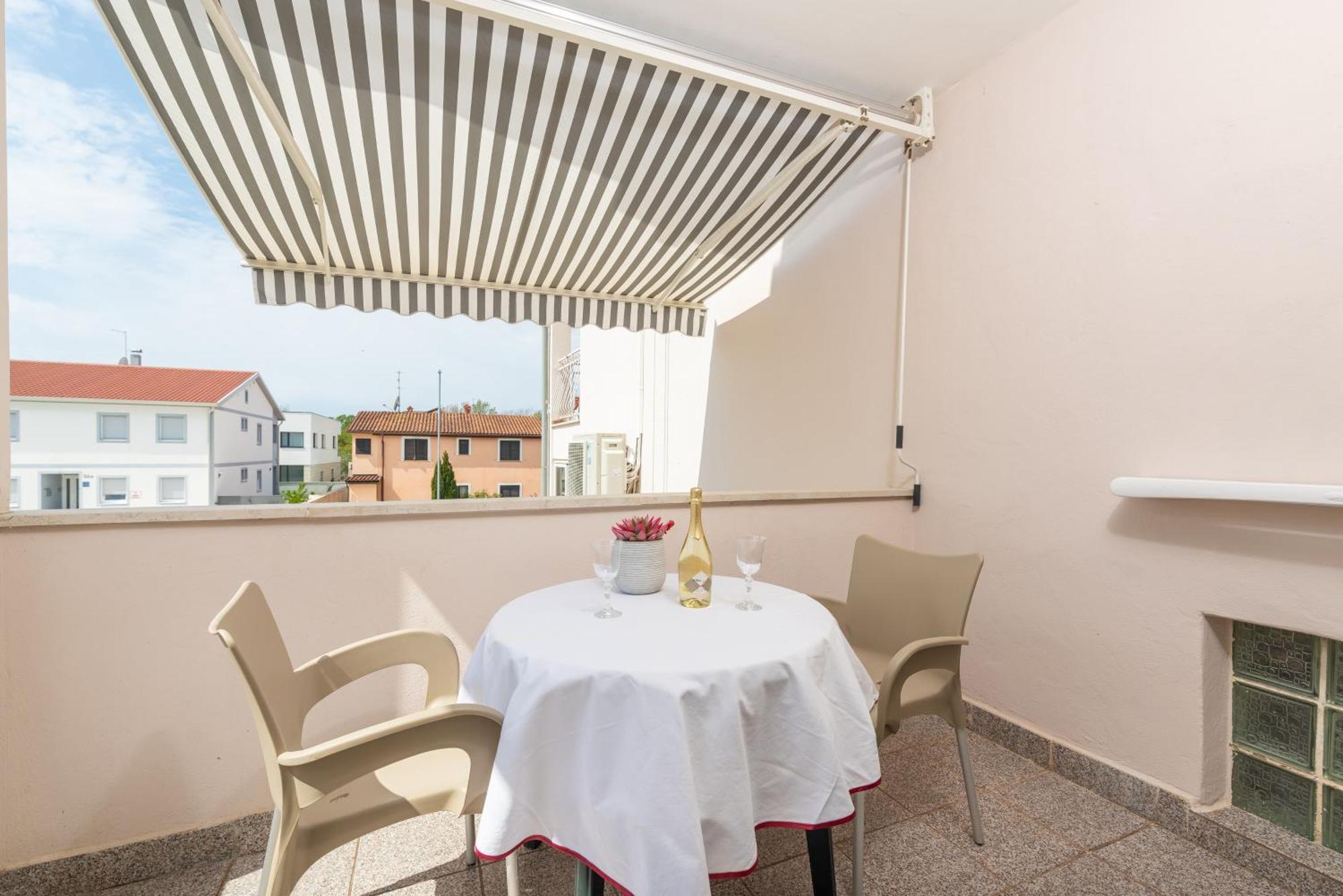 Apartments Viktor Пореч Екстер'єр фото