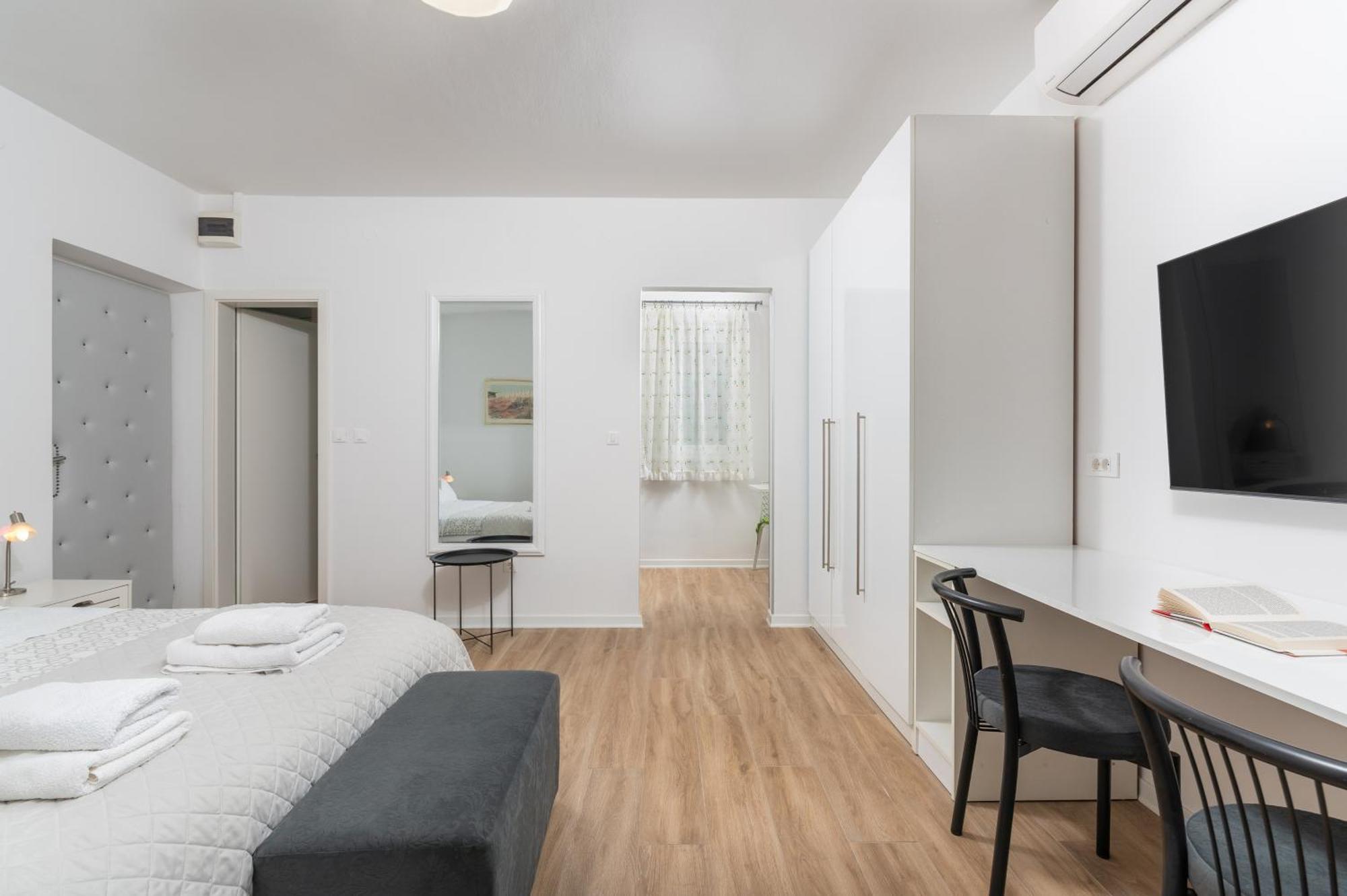 Apartments Viktor Пореч Екстер'єр фото