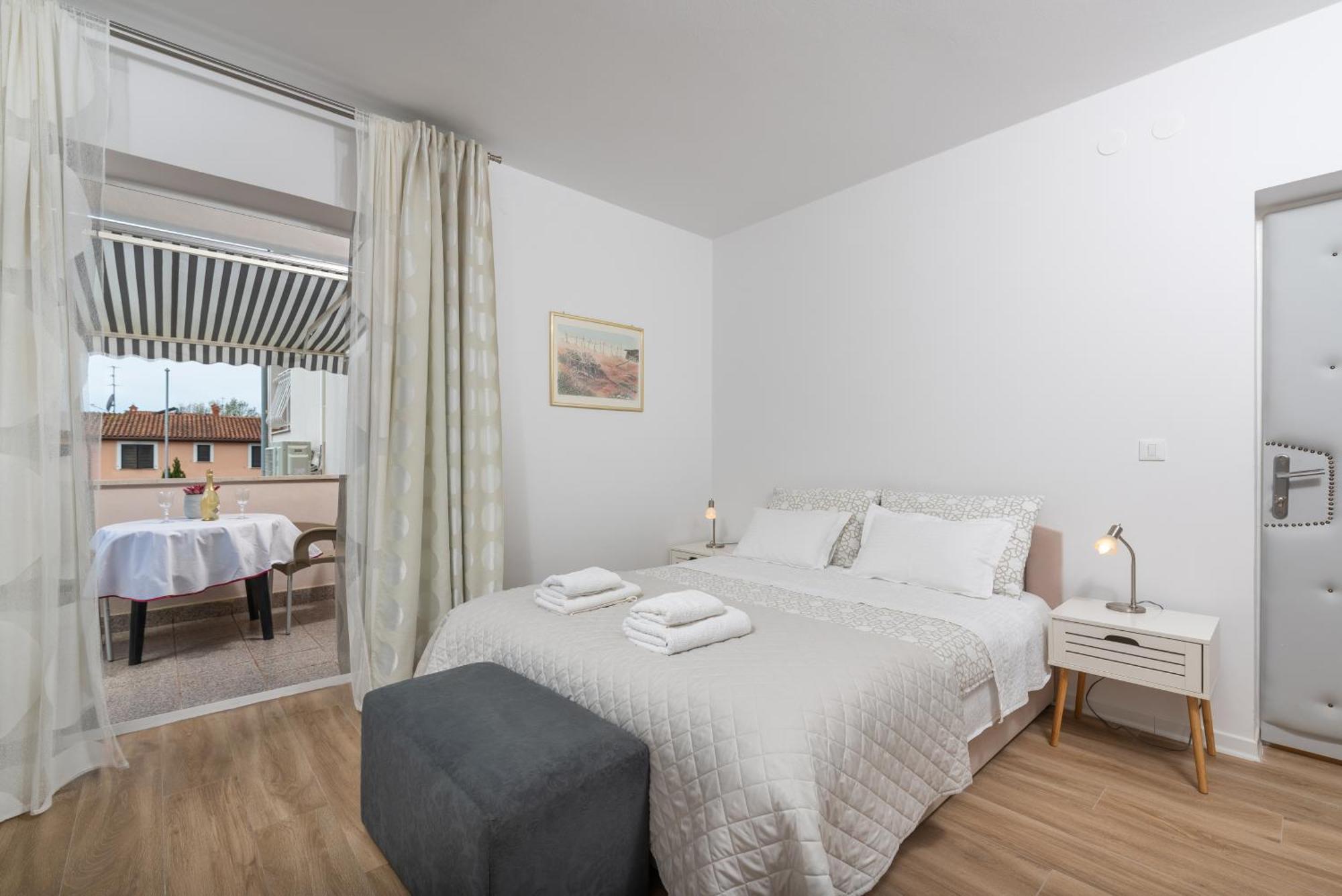Apartments Viktor Пореч Екстер'єр фото