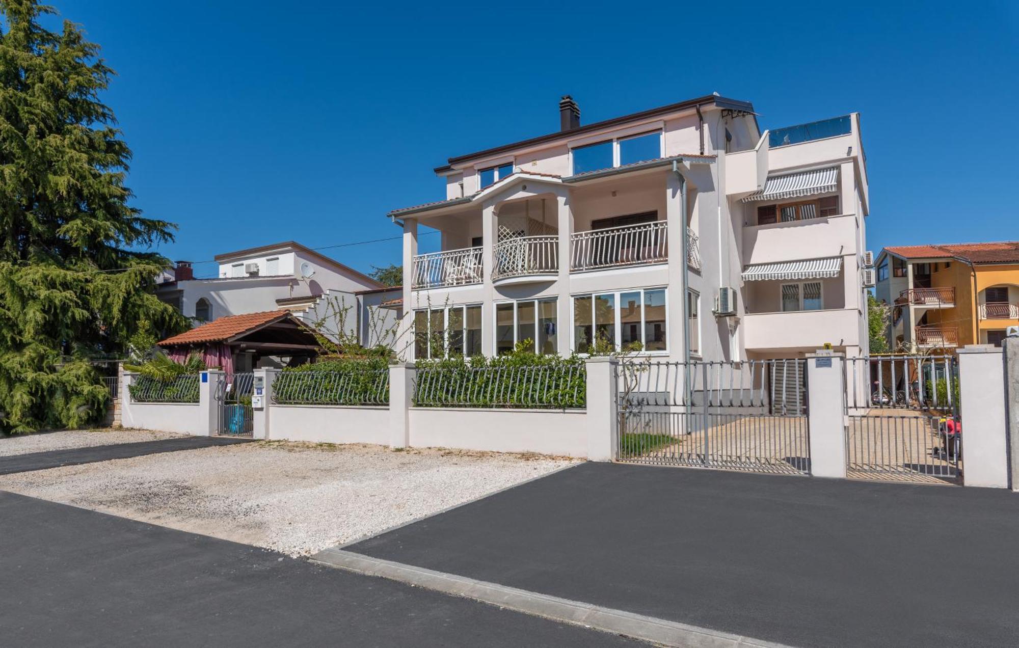 Apartments Viktor Пореч Екстер'єр фото